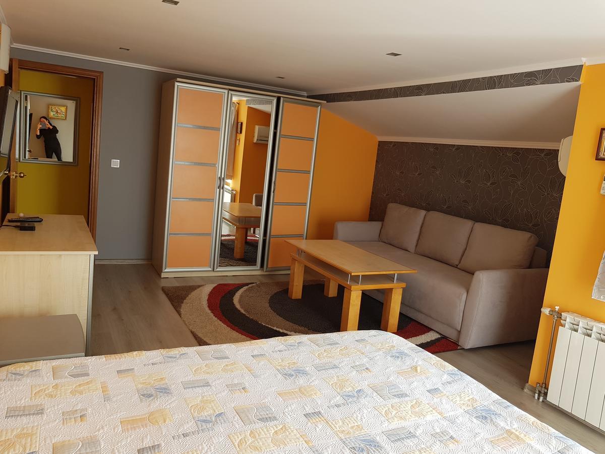 Guest House Ianis Paradise نيسيبار المظهر الخارجي الصورة