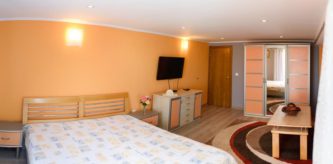 Guest House Ianis Paradise نيسيبار المظهر الخارجي الصورة