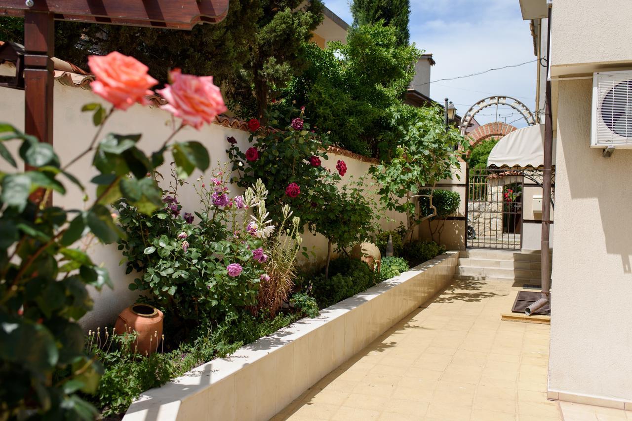 Guest House Ianis Paradise نيسيبار المظهر الخارجي الصورة