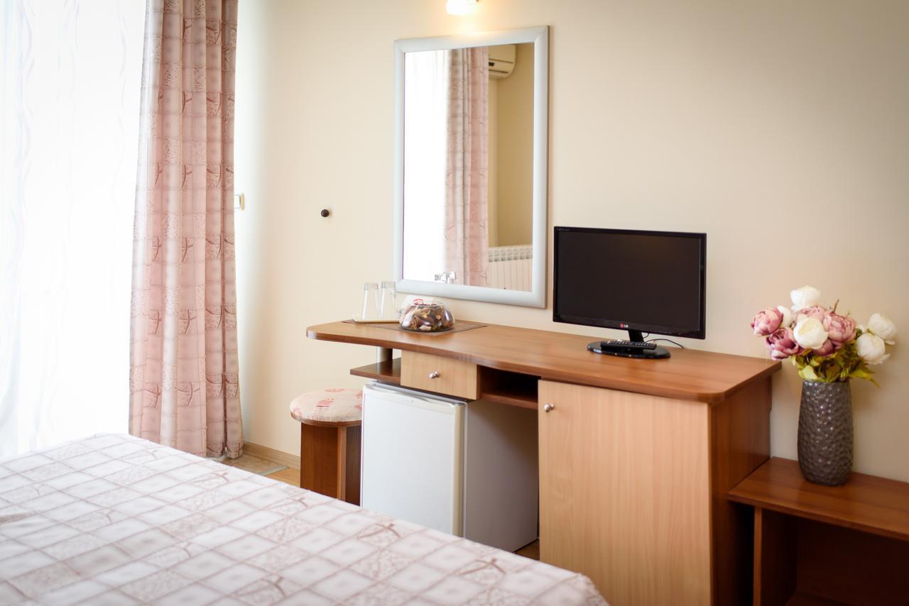 Guest House Ianis Paradise نيسيبار المظهر الخارجي الصورة